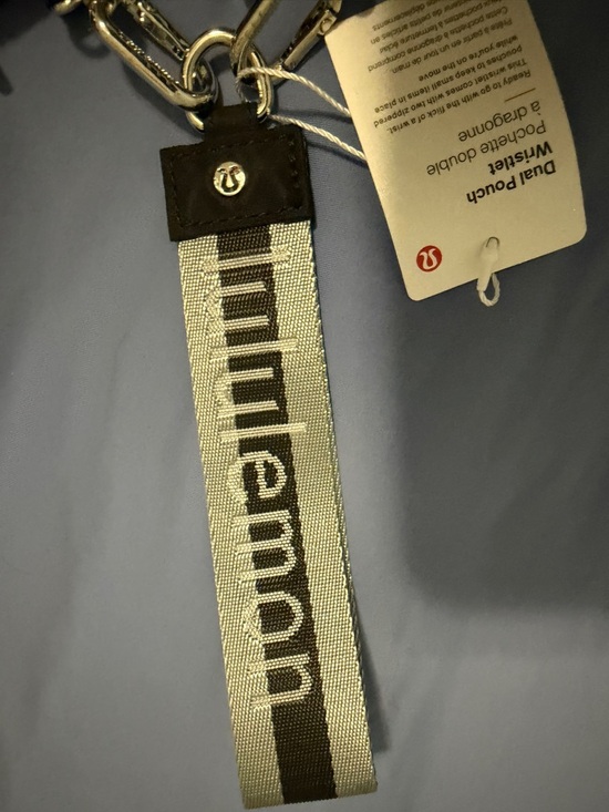 Lululemon Dual Pouch Wristlet – Black with Logo Strap – New with Tags - Picture 4 of 4